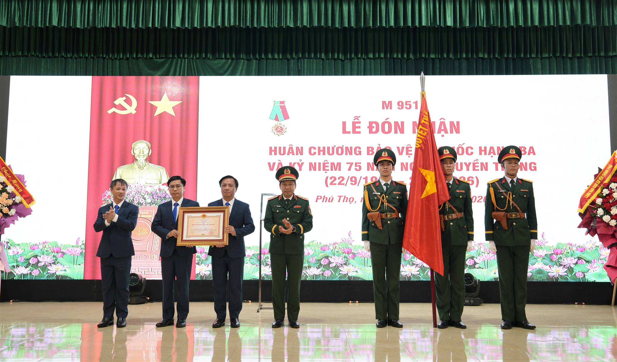 M 951 đón nhận Huân chương Bảo vệ Tổ quốc hạng Ba dịp Kỷ niệm 75 năm Ngày truyền thống