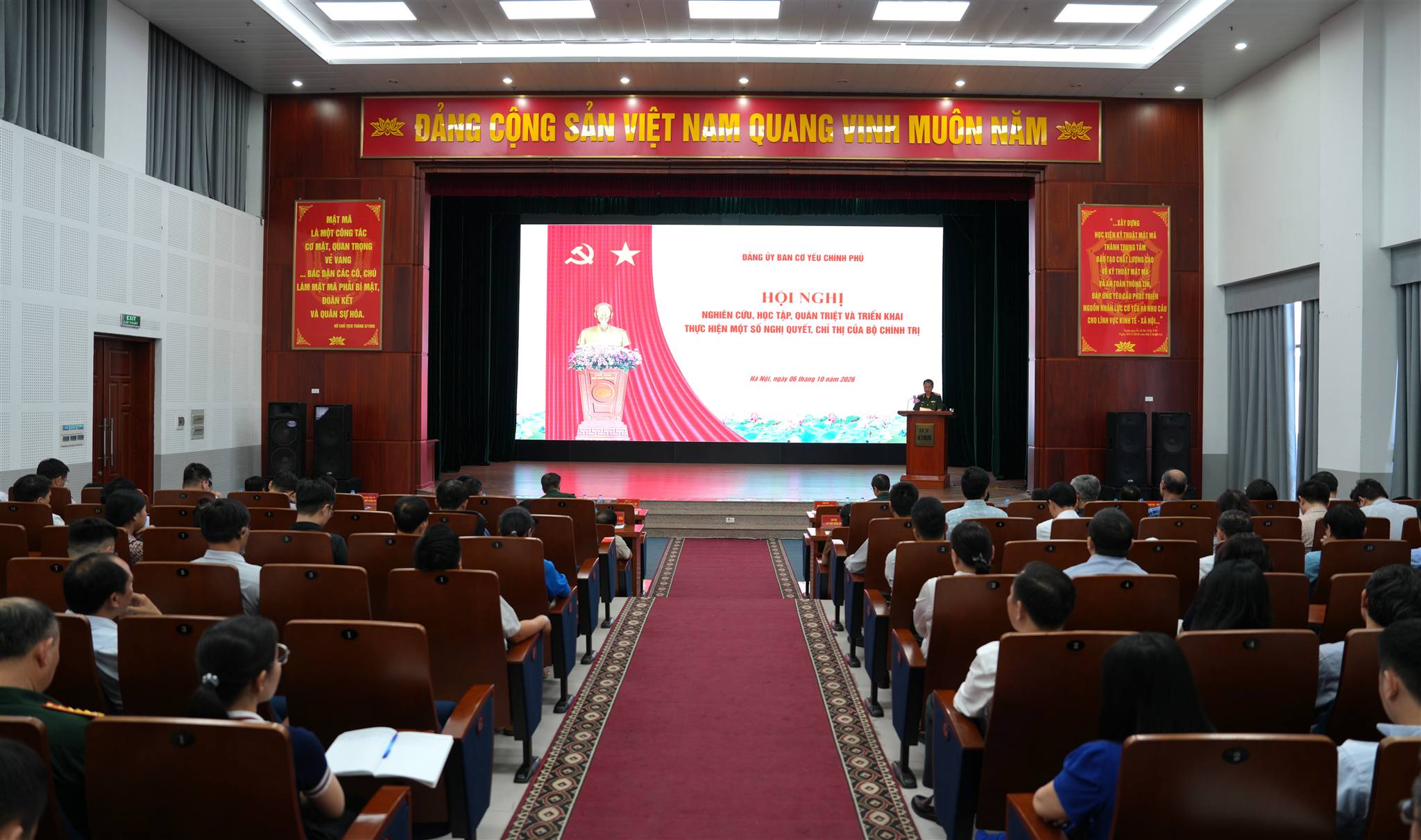 Ban Cơ yếu Chính phủ quán triệt, triển khai thực hiện các nghị quyết của Bộ Chính trị